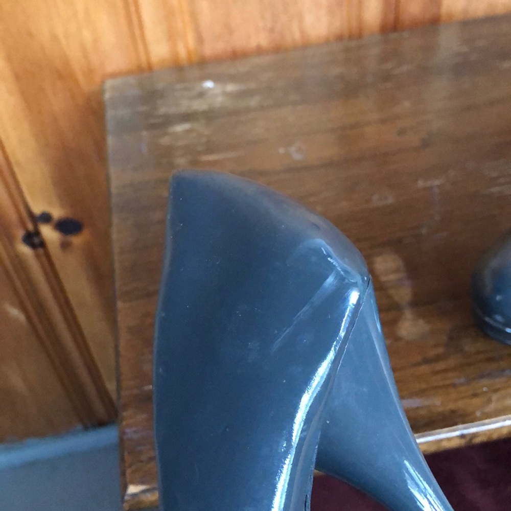 Grey pumps - Picture 5 of 7